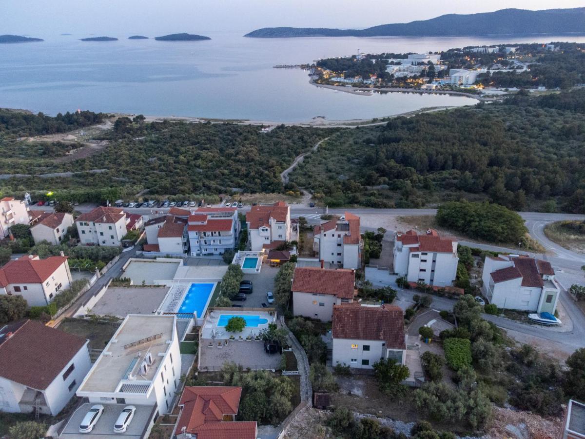 Sun gardens Villa Šibenik Exteriör bild